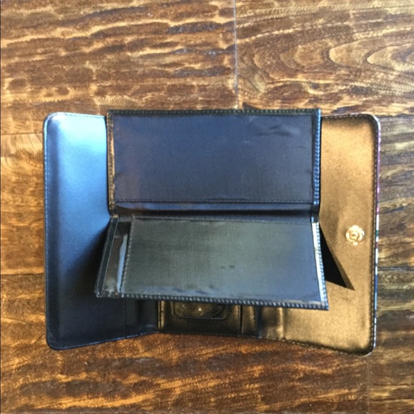 1950’s Themed Embellished Trifold Wallet - NWOT - Picture 5 of 6